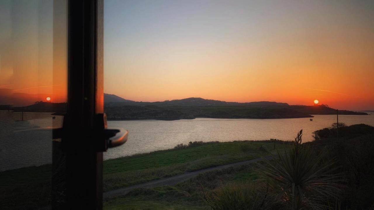 Seafort Seafront House With Own Private Pier In Gunpoint, Schull, West Cork 빌라 외부 사진