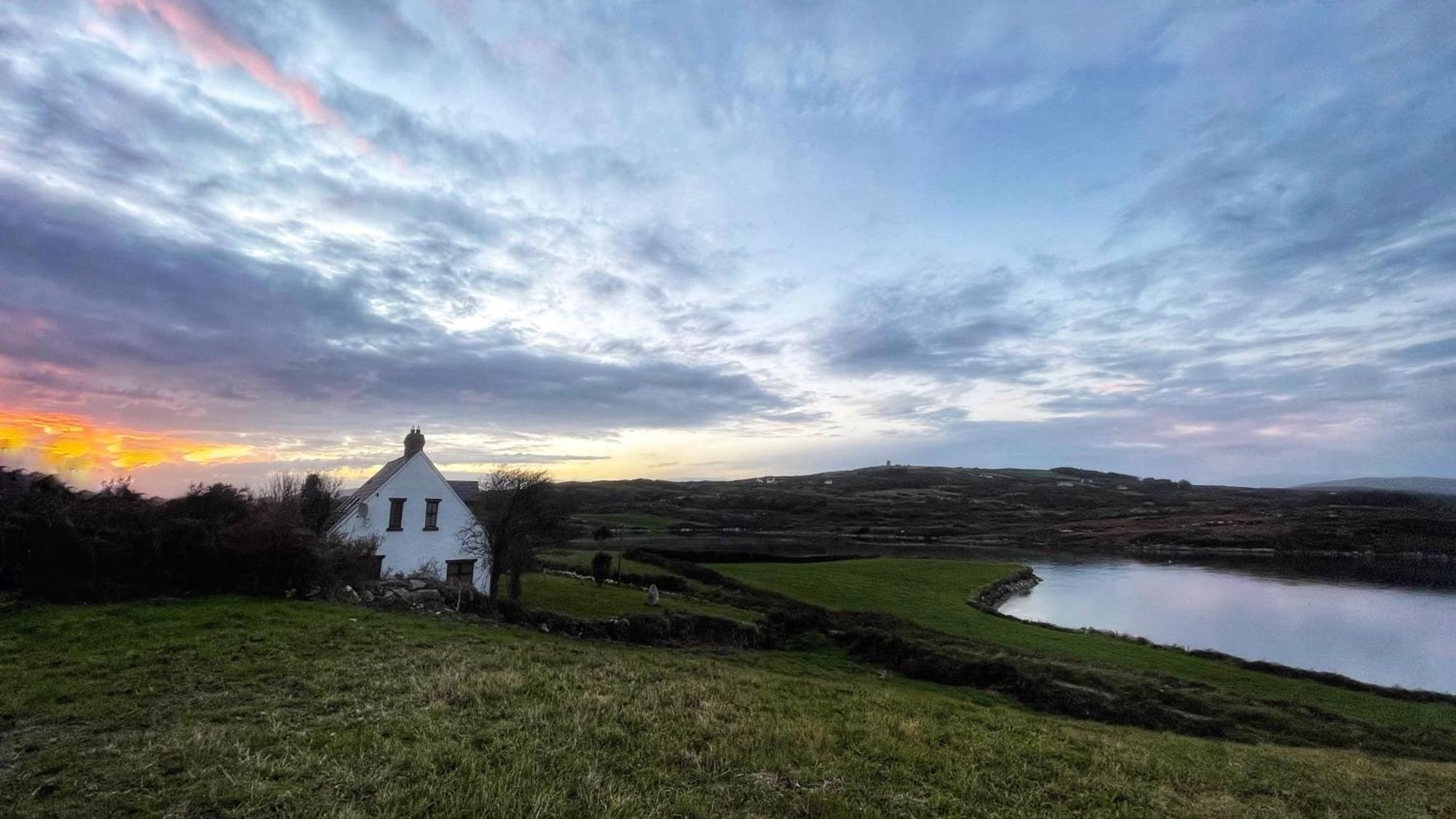 Seafort Seafront House With Own Private Pier In Gunpoint, Schull, West Cork 빌라 외부 사진